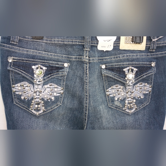 True Jeans Denim Capris Embellished Stretch Blue Juniors Size 15 - Picture 4 of 4